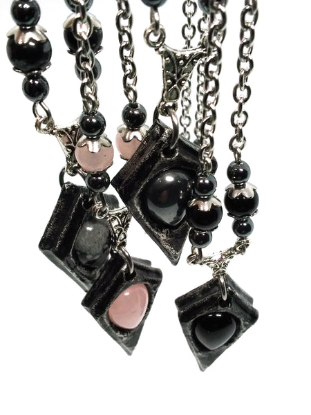 (Wholesale) Goth Necklace - Pendulum with Stone Options